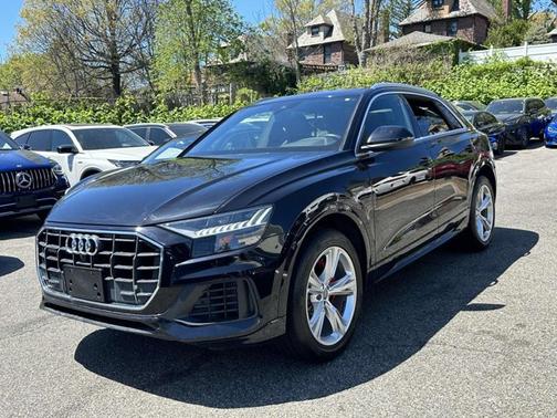 2019 Audi Q8 Premium Plus
