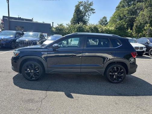 2022 Volkswagen Taos SE