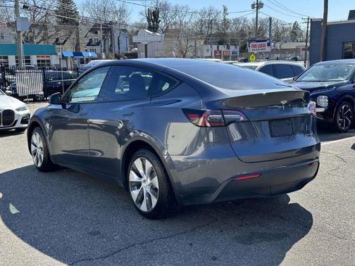 Gray 2022 Tesla Model Y Long Range