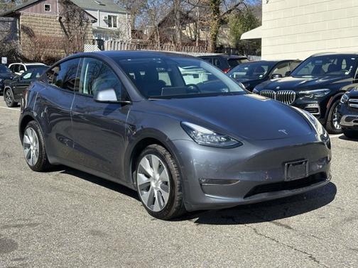 Gray 2022 Tesla Model Y Long Range
