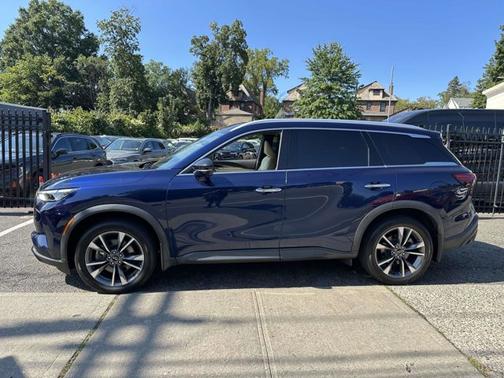 2023 INFINITI QX60 LUXE