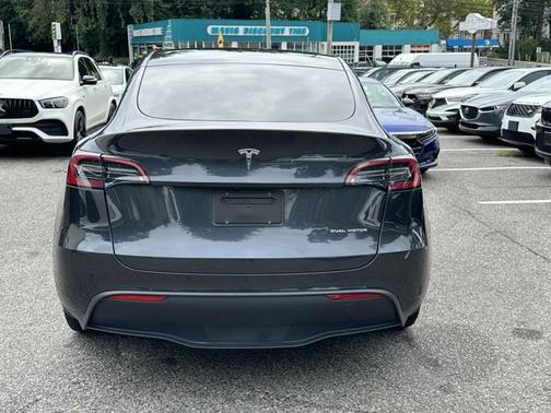 2024 Tesla Model Y Long Range