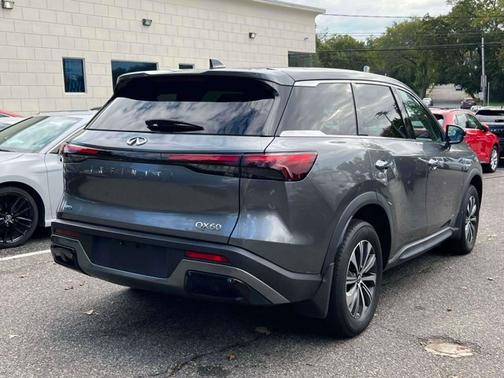 2023 INFINITI QX60 PURE