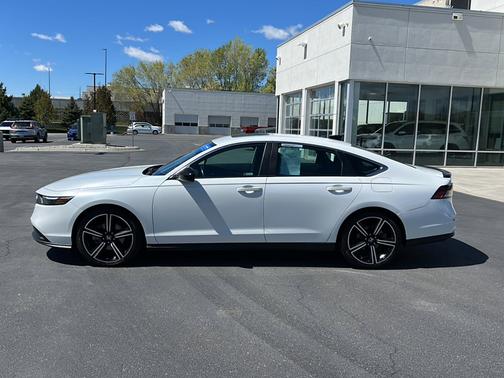 Platinum White Pearl 2024 Honda Accord Hybrid