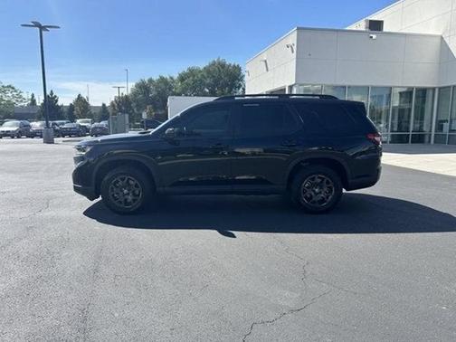 Crystal Black Pearl 2025 Honda Pilot