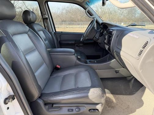 2005 Ford Explorer Sport Trac XLS