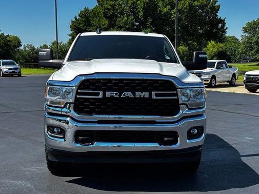 Bright White Clearcoat 2024 RAM 2500 Big Horn Crew Cab 4x4 8' Box