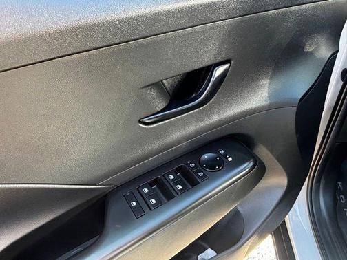 Cyber Gray Metallic 2024 Hyundai KONA SE