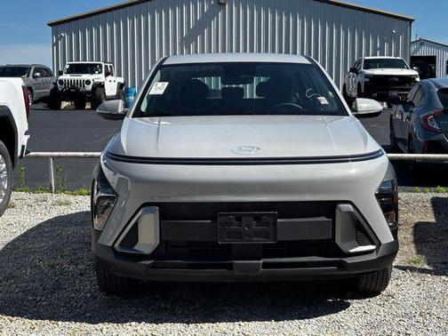Cyber Gray Metallic 2024 Hyundai KONA SE