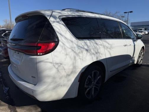 2022 Chrysler Pacifica L