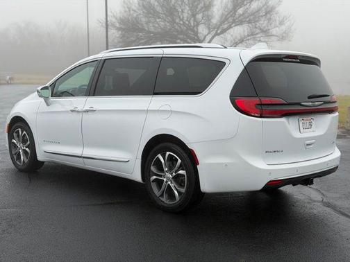 2022 Chrysler Pacifica L
