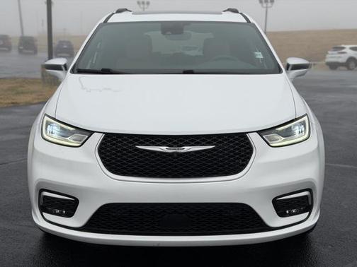 2022 Chrysler Pacifica L