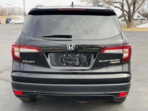 2022 Honda Pilot AWD Black Edition