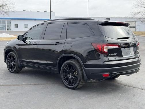 2022 Honda Pilot AWD Black Edition
