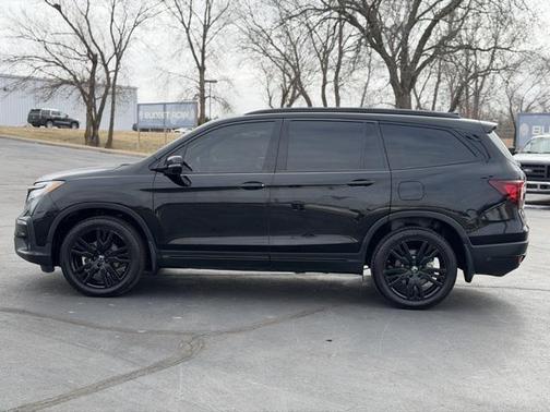 2022 Honda Pilot AWD Black Edition