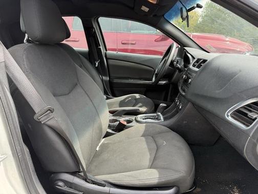 2012 Dodge Avenger SE