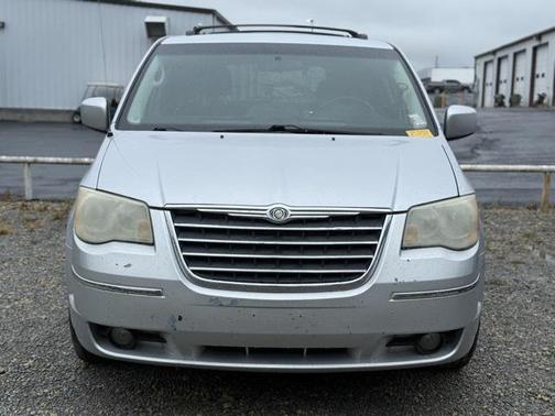 2010 Chrysler Town & Country Touring