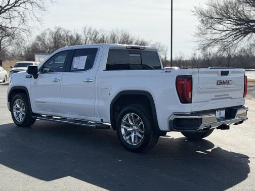 2022 GMC Sierra 1500 SLT