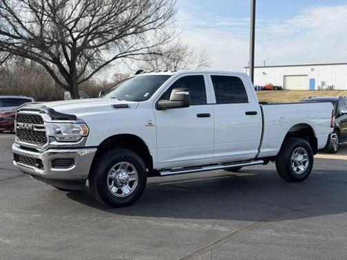 2024 RAM 2500 Tradesman Crew Cab 4x4 6'4' Box
