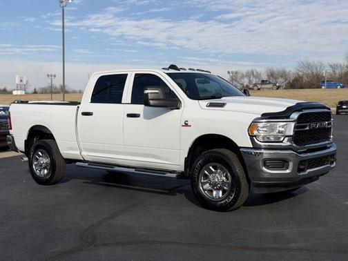 2024 RAM 2500 Tradesman Crew Cab 4x4 6'4' Box