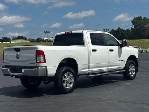 Bright White Clearcoat 2024 RAM 2500 Big Horn Crew Cab 4x4 6'4' Box