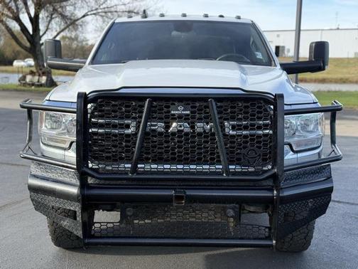 2022 RAM 3500 Big Horn Crew Cab 4x4 8' Box