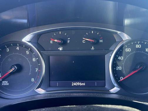Summit White 2023 Chevrolet Traverse LT Leather