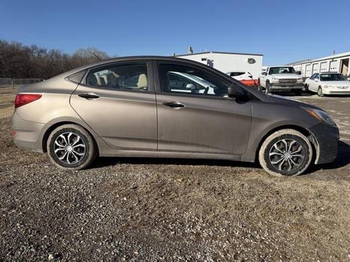 2012 Hyundai Accent GLS