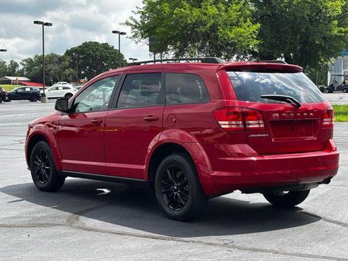 Redline 2 Coat Pearl 2020 Dodge Journey SE Value