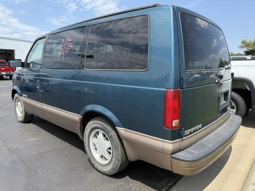1998 GMC Safari Base