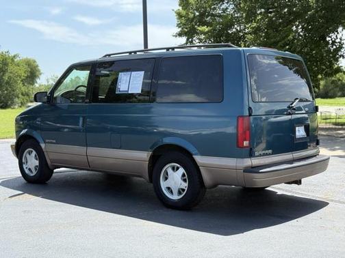 1998 GMC Safari Base