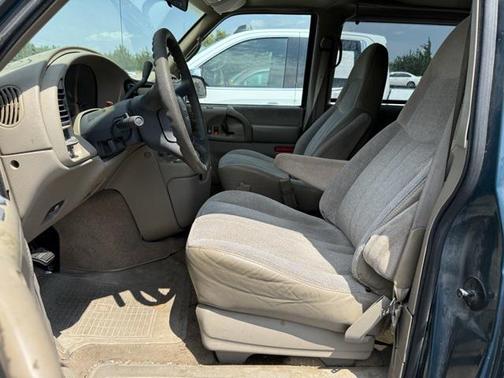 1998 GMC Safari Base