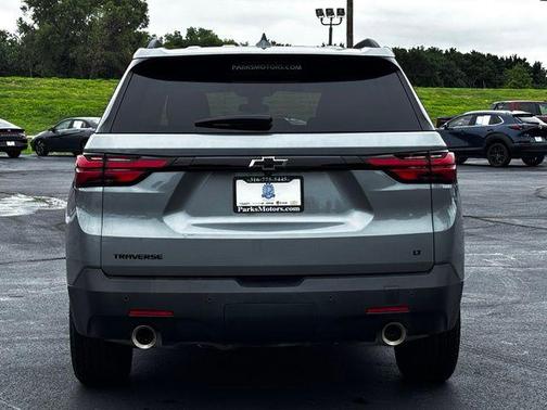 Sterling Gray Metallic 2023 Chevrolet Traverse LT Cloth
