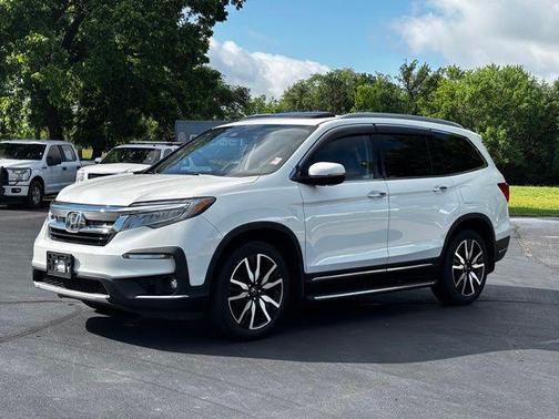 Platinum White Pearl 2021 Honda Pilot Touring 8-Passenger
