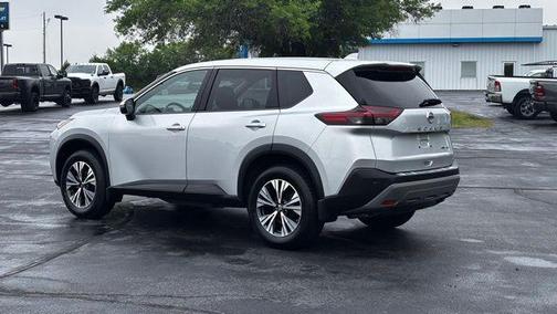 Brilliant Silver Metallic 2021 Nissan Rogue SV