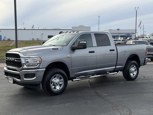 2023 RAM 2500 Tradesman Crew Cab 4x4 6'4' Box