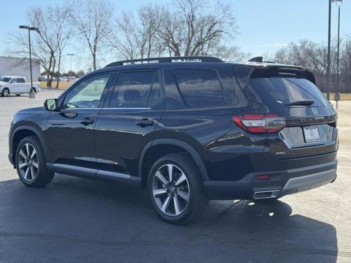 2023 Honda Pilot AWD Elite