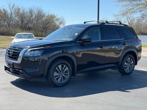 2022 Nissan Pathfinder SV 4WD