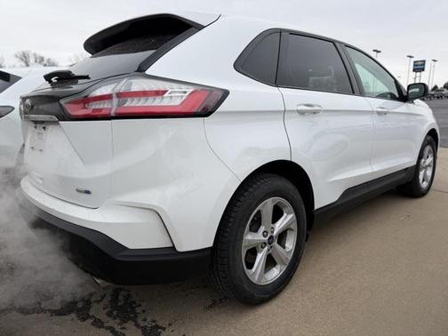 2020 Ford Edge SE