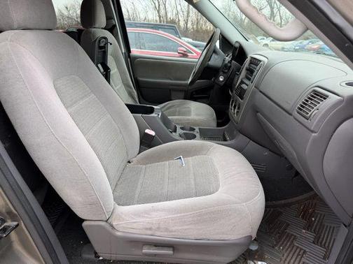 2005 Ford Explorer XLT