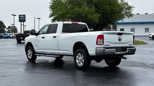 Bright White Clearcoat 2024 RAM 2500 Big Horn Crew Cab 4x4 8' Box