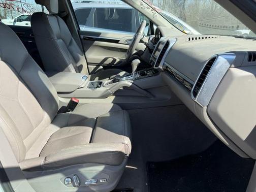 2011 Porsche Cayenne Cayenne