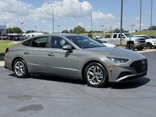 2022 Hyundai SONATA SEL