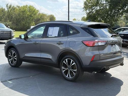 2022 Ford Escape SE