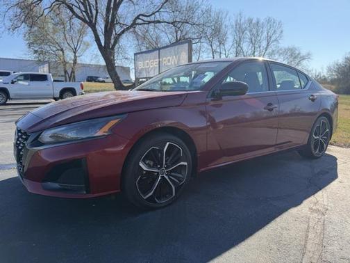 2023 Nissan Altima SR FWD