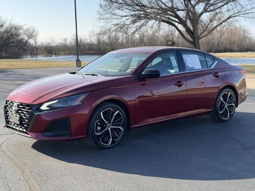 2023 Nissan Altima SR FWD