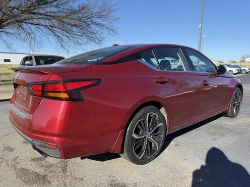 2023 Nissan Altima SR FWD