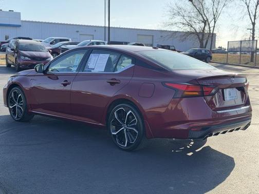 2023 Nissan Altima SR FWD
