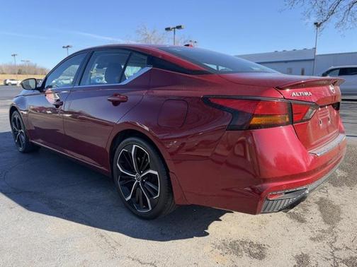 2023 Nissan Altima SR FWD