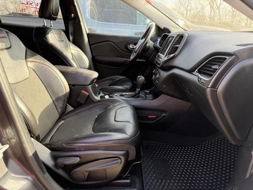 2020 Jeep Cherokee Trailhawk